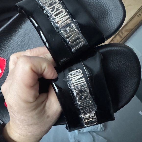New Love Moschino - Picture 3 of 5